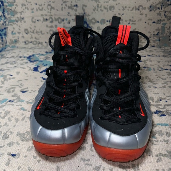 Crimson foamposite pro size 10 - Picture 3 of 7